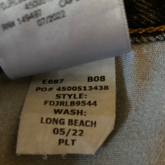 Favorite Daughter The Masha Jeans in Long Beach 100% Cotton - Picture 7 of 8